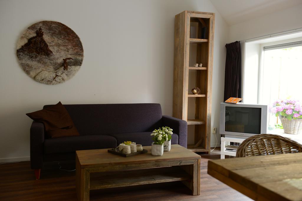 Appartementen Verhuur De Trijehoek Stiens 외부 사진