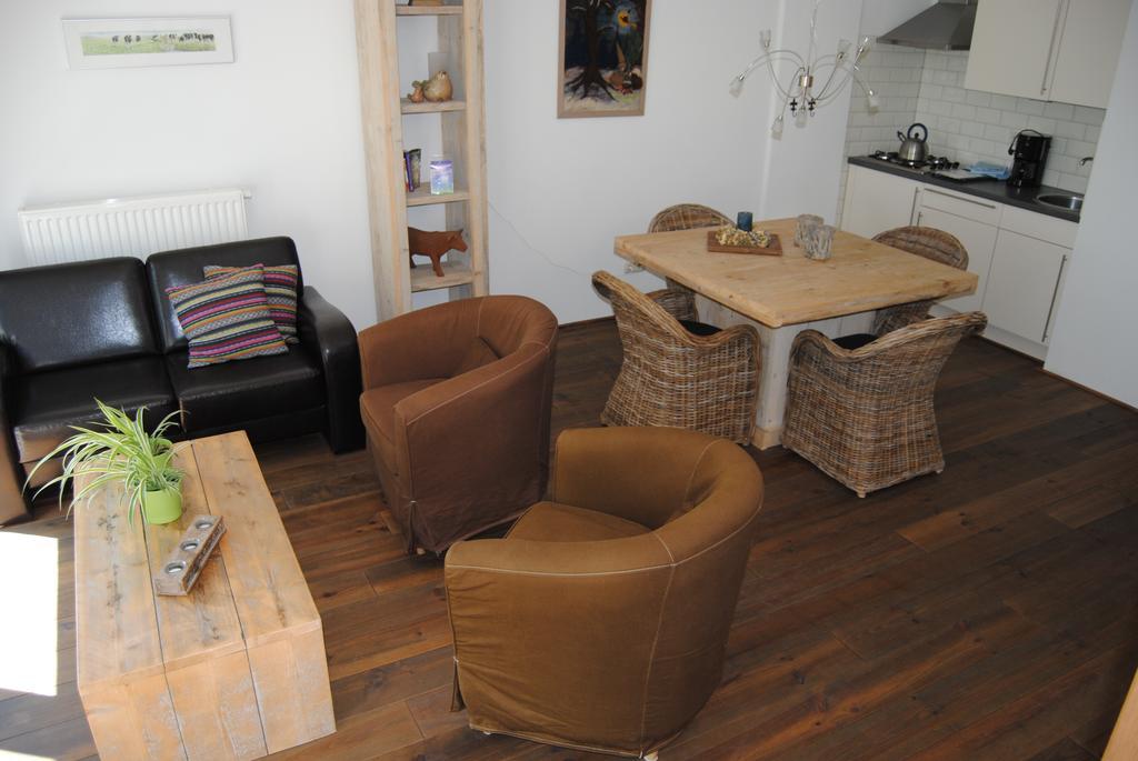 Appartementen Verhuur De Trijehoek Stiens 외부 사진